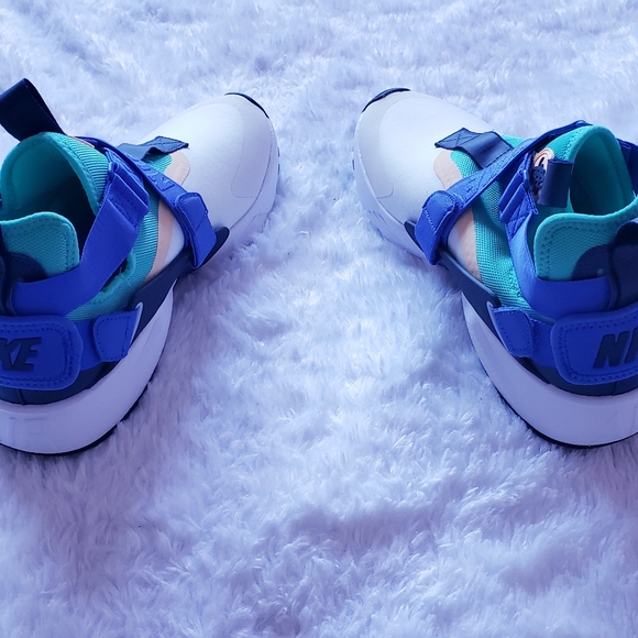 New Womens Nike Air Huarache City - Picture 3 of 8